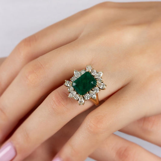 Art Deco 6.15 Karat Zümrüt 2.52 Karat Yuvarlak ve Markiz Pırlanta Fantazi Yüzük YZ0000574