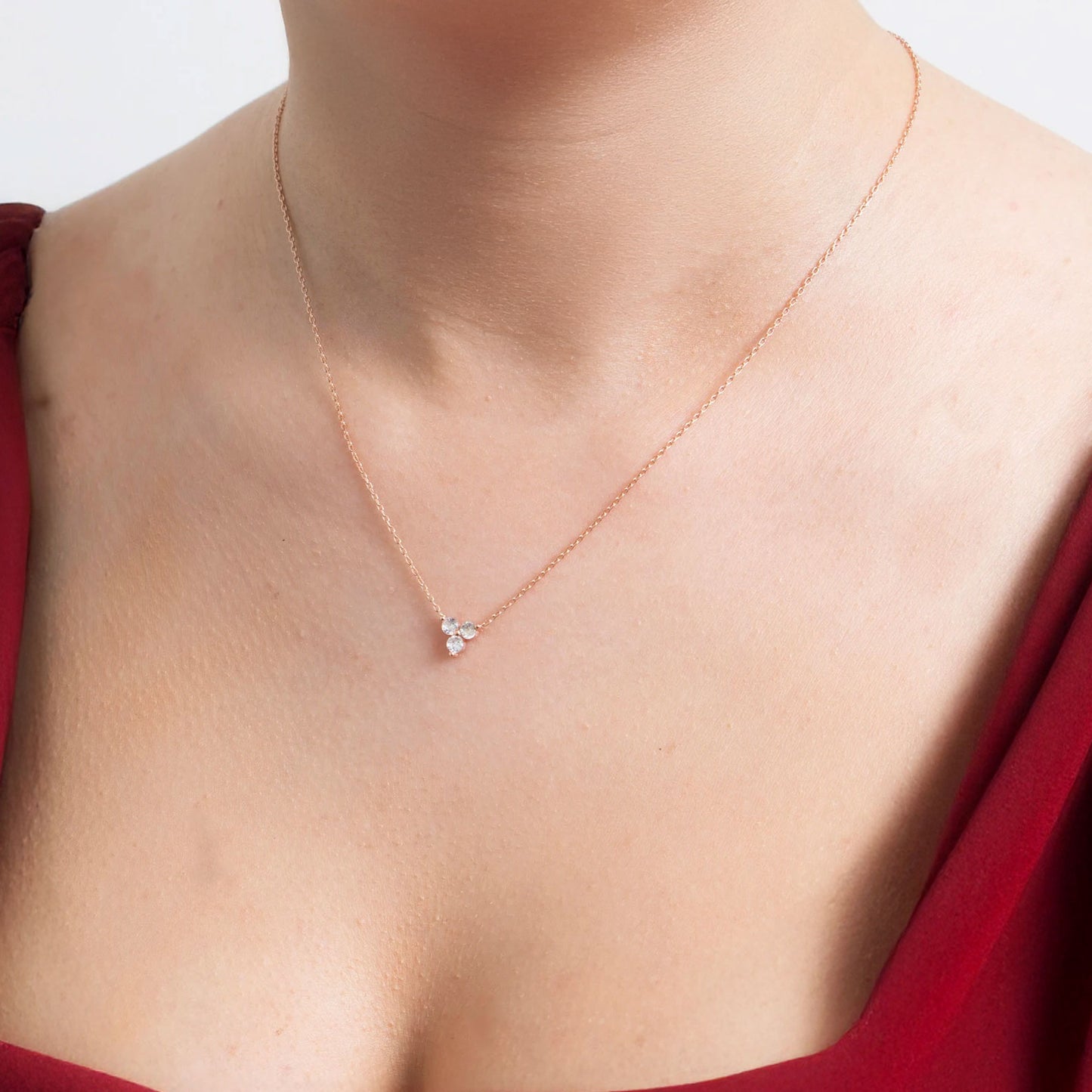 0.15 Karat Tria Yuvarlak Kesim Pırlanta Kolye KL0000436